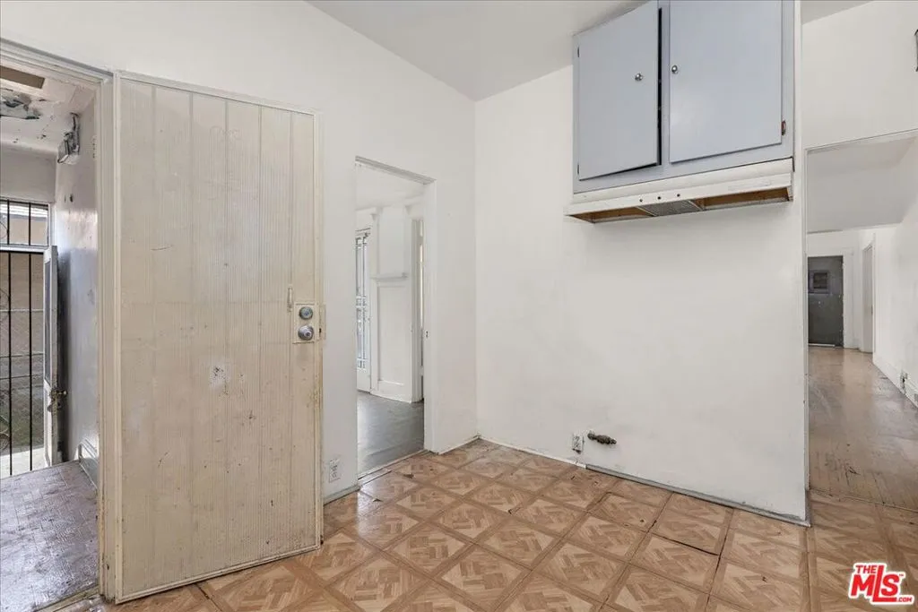 1443 W 48th Street, Los Angeles, California 90062 home-pic-16